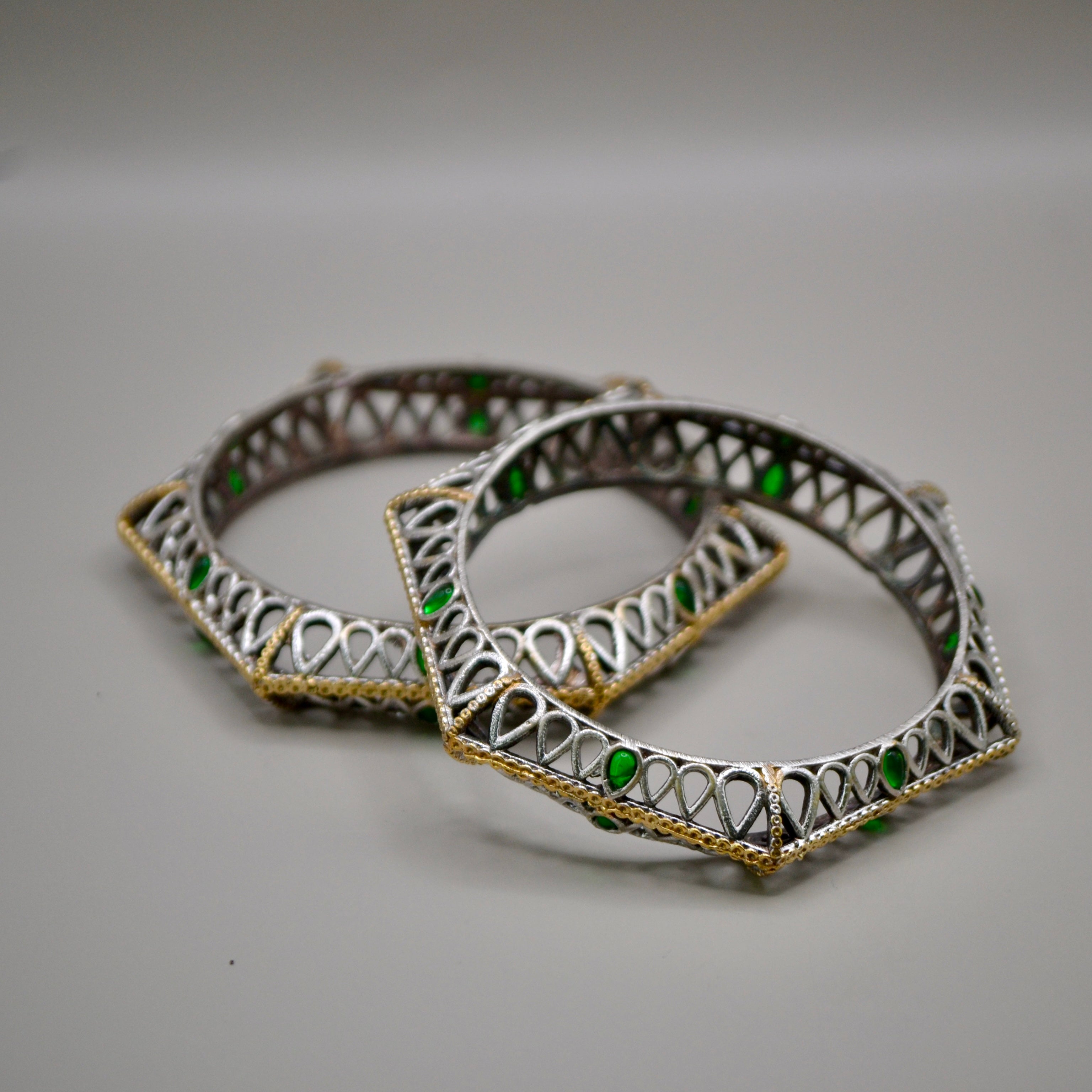 Dual Tone Kundan 2.6 size Kada set of 2